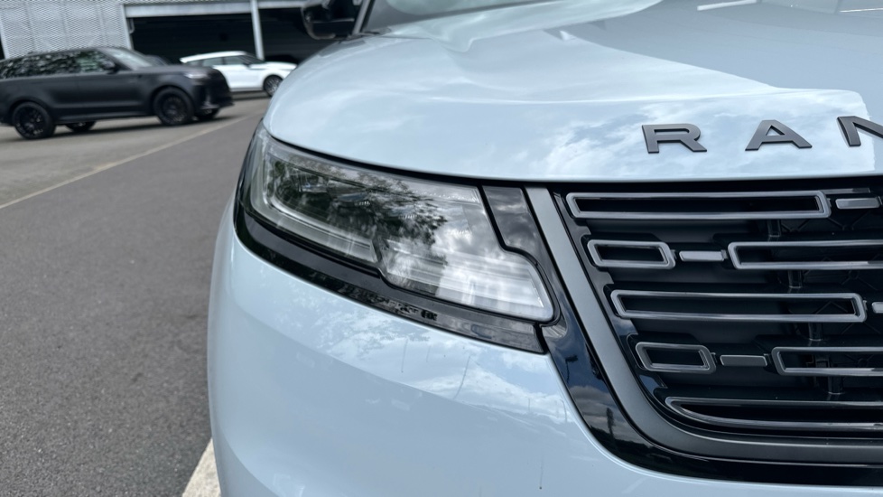 Land Rover Range Rover Velar 2.0 P250 Dynamic HSE 5dr Auto Petrol Estate - Image 17