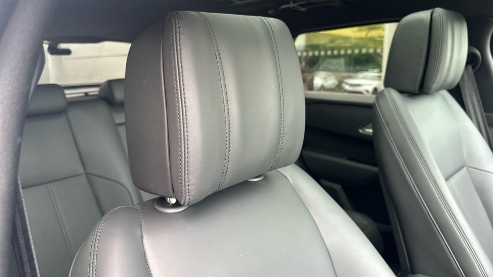 Land Rover Range Rover Velar 2.0 P250 Dynamic HSE 5dr Auto Petrol Estate - Image 31