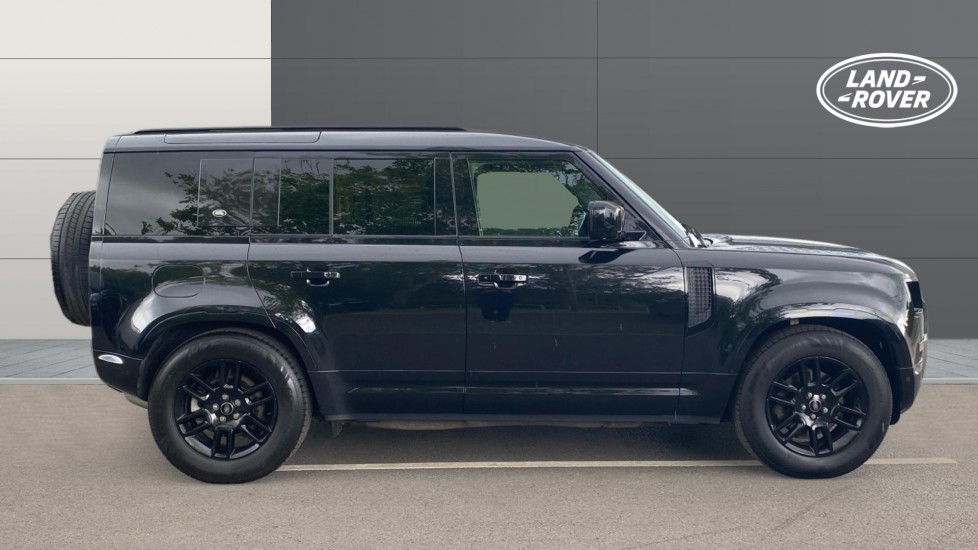 Land Rover Defender 3.0 D250 X-Dynamic S 110 5dr Auto Diesel Estate - Image 5