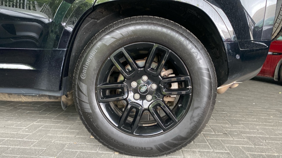 Land Rover Defender 3.0 D250 X-Dynamic S 110 5dr Auto Diesel Estate - Image 8