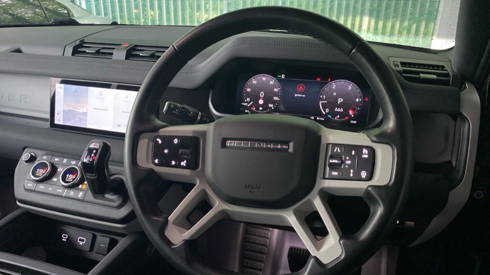 Land Rover Defender 3.0 D250 X-Dynamic S 110 5dr Auto Diesel Estate - Image 15
