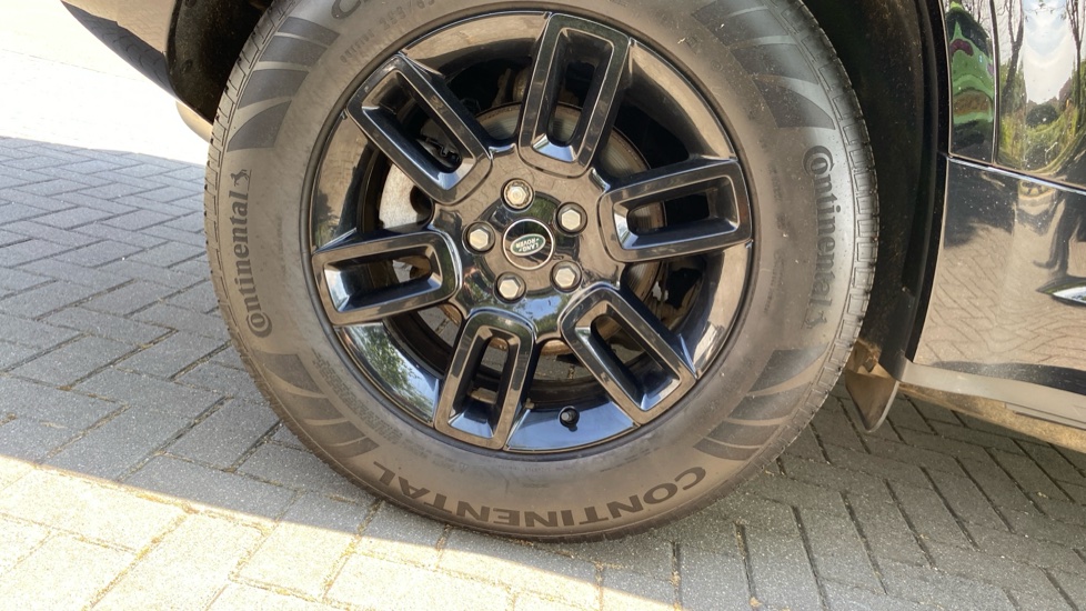 Land Rover Defender 3.0 D250 X-Dynamic S 110 5dr Auto Diesel Estate - Image 45