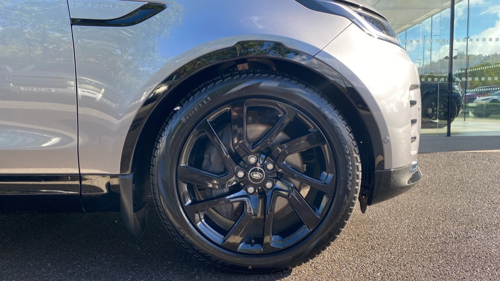 Land Rover Discovery 3.0 D350 Dynamic SE 5dr Auto Diesel Station Wagon - Image 8