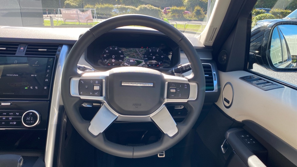 Land Rover Discovery 3.0 D350 Dynamic SE 5dr Auto Diesel Station Wagon - Image 15