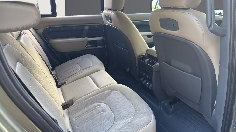 Land Rover Defender 2.0 D240 First Edition 110 5dr Auto Diesel Estate - Image 4