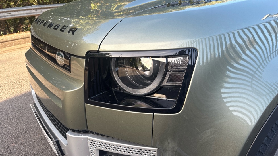 Land Rover Defender 2.0 D240 First Edition 110 5dr Auto Diesel Estate - Image 17