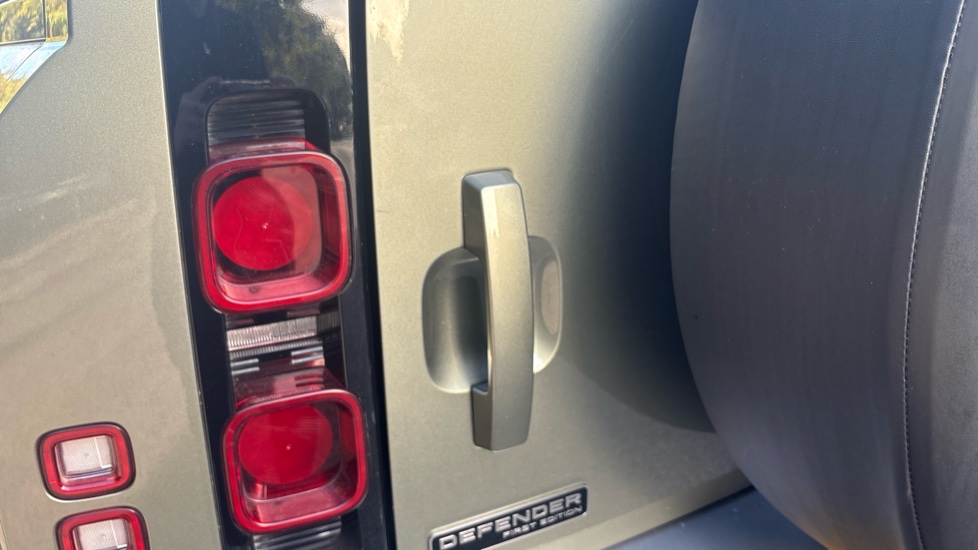 Land Rover Defender 2.0 D240 First Edition 110 5dr Auto Diesel Estate - Image 19