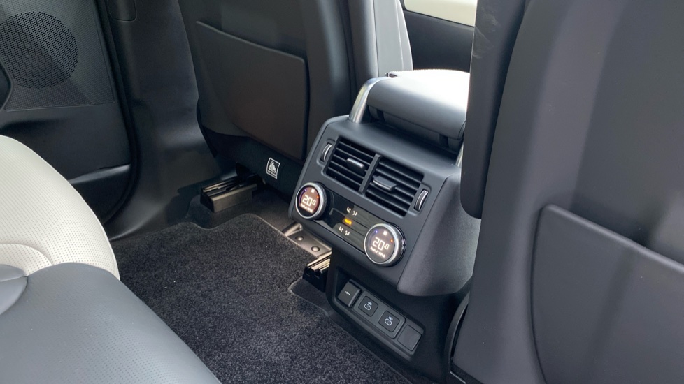 Land Rover Discovery 3.0 D350 Metropolitan Edition 5dr Auto Diesel Station Wagon - Image 18
