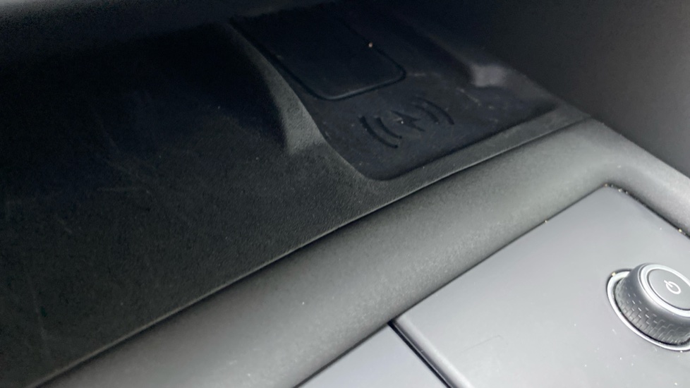 Land Rover Discovery 3.0 D350 Metropolitan Edition 5dr Auto Diesel Station Wagon - Image 40