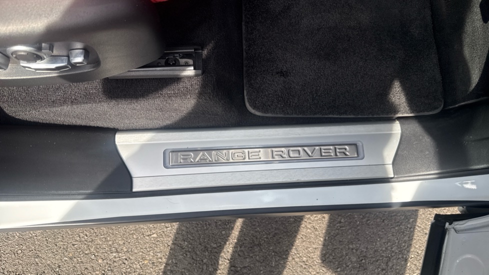 Land Rover Range Rover Sport 2.0 P400e Autobiography Dynamic 5dr Auto Estate - Image 33