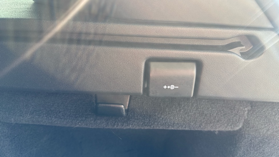 Land Rover Range Rover Sport 2.0 P400e Autobiography Dynamic 5dr Auto Estate - Image 36