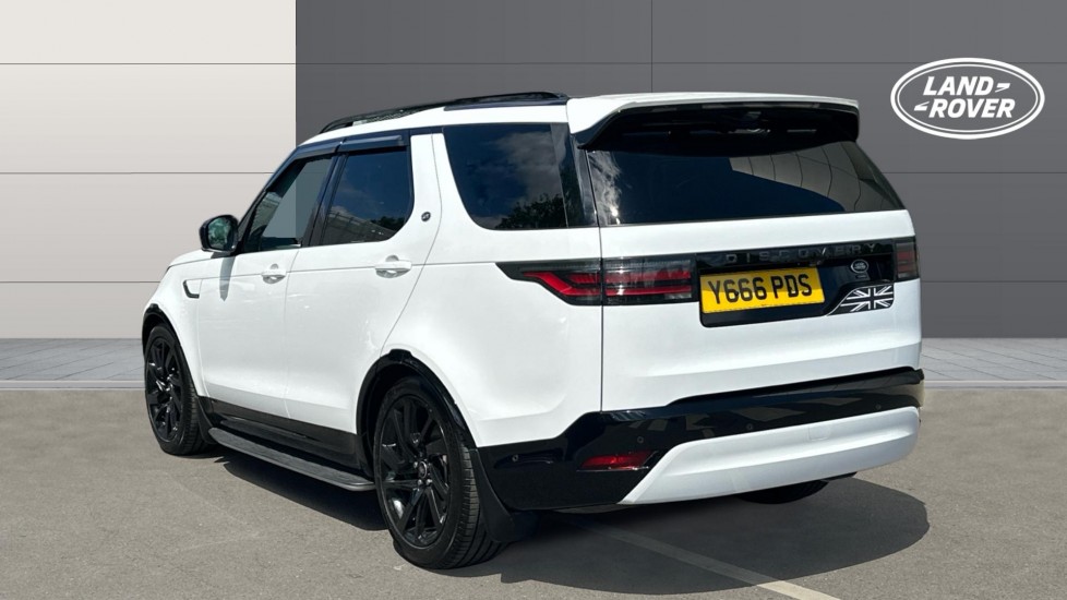 Land Rover Discovery 3.0 D300 R-Dynamic HSE 5dr Auto Diesel Station Wagon - Image 2