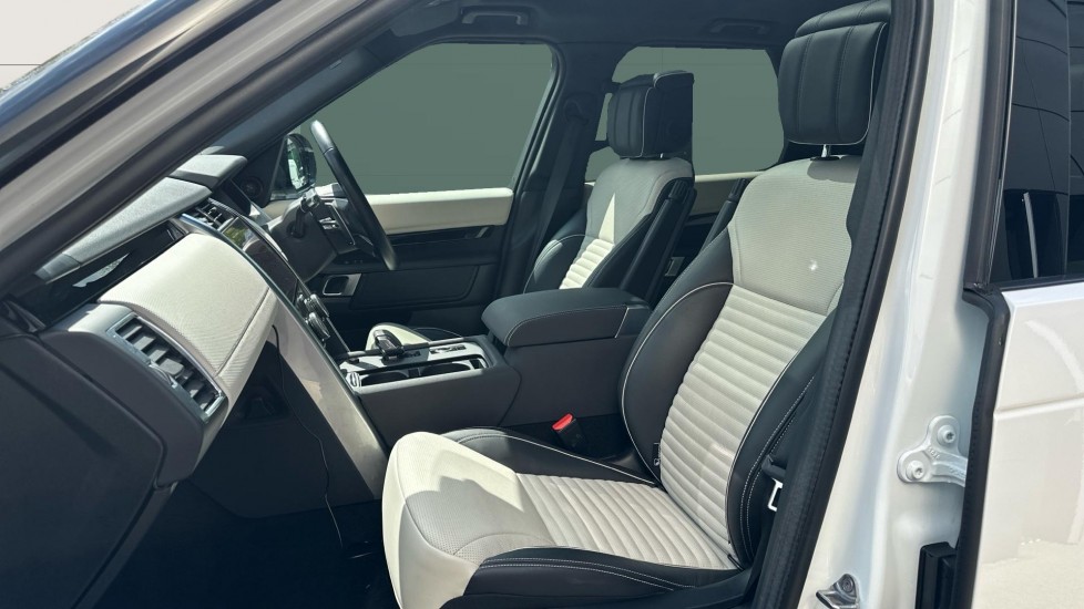 Land Rover Discovery 3.0 D300 R-Dynamic HSE 5dr Auto Diesel Station Wagon - Image 3