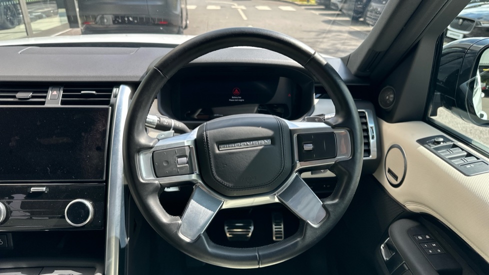 Land Rover Discovery 3.0 D300 R-Dynamic HSE 5dr Auto Diesel Station Wagon - Image 15