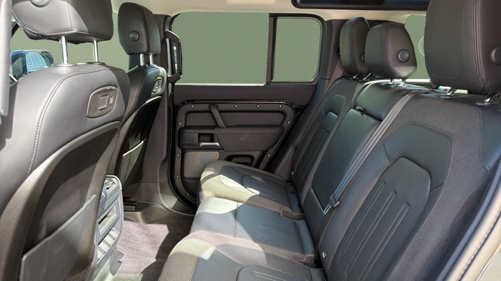 Land Rover Defender 2.0 D240 S 110 5dr Auto Diesel Estate - Image 4