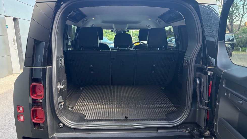 Land Rover Defender 2.0 D240 S 110 5dr Auto Diesel Estate - Image 10