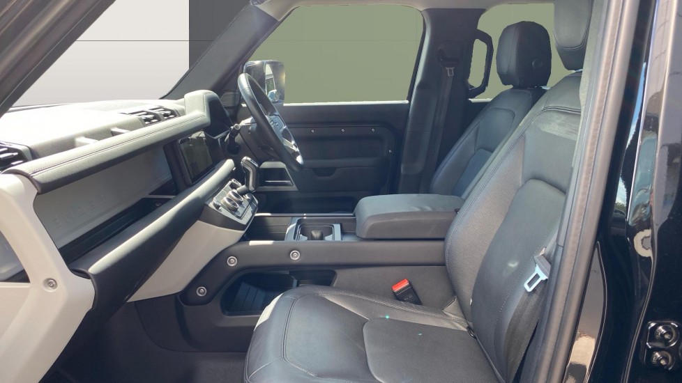 Land Rover Defender 3.0 D250 XS Edition 110 5dr Auto Diesel Estate - Image 3
