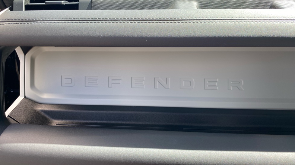 Land Rover Defender 3.0 D250 XS Edition 110 5dr Auto Diesel Estate - Image 21
