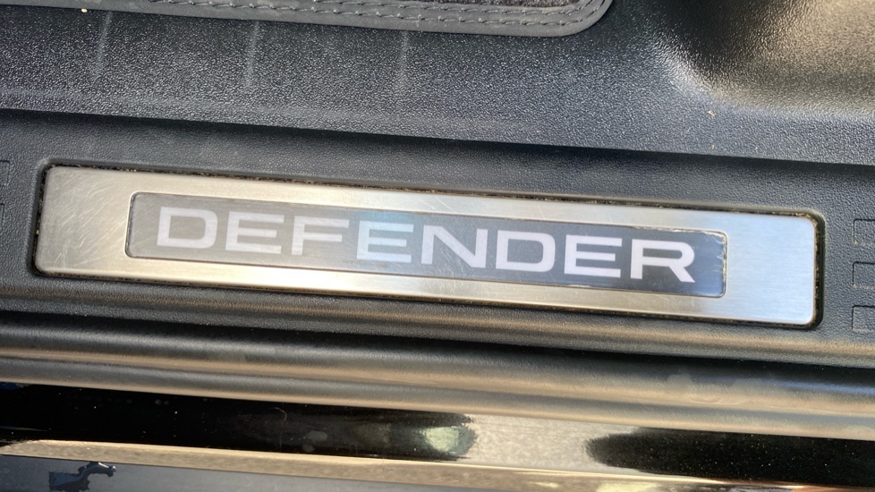 Land Rover Defender 3.0 D250 XS Edition 110 5dr Auto Diesel Estate - Image 35
