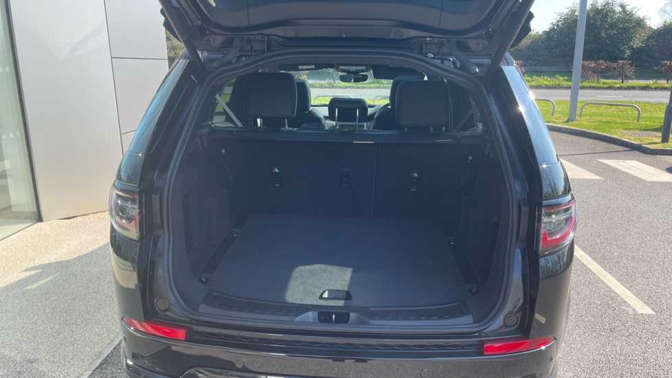 Land Rover Discovery Sport 2.0 D200 Dynamic SE 5dr Auto [5 Seat] Diesel Station Wagon - Image 10