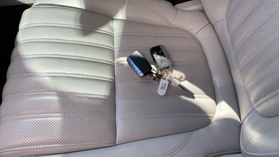Jaguar XF 2.0i Portfolio 5dr Auto Petrol Estate - Image 20