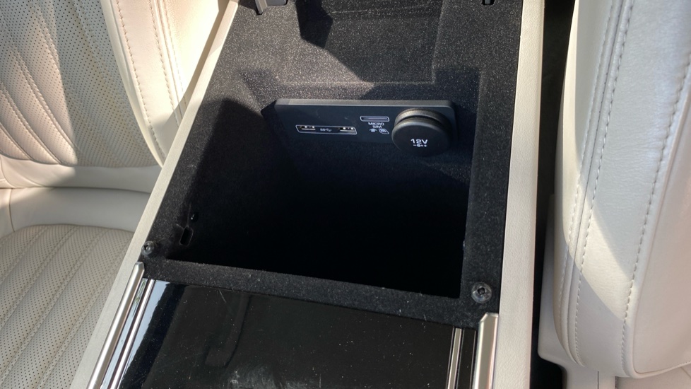 Jaguar XF 2.0i Portfolio 5dr Auto Petrol Estate - Image 36