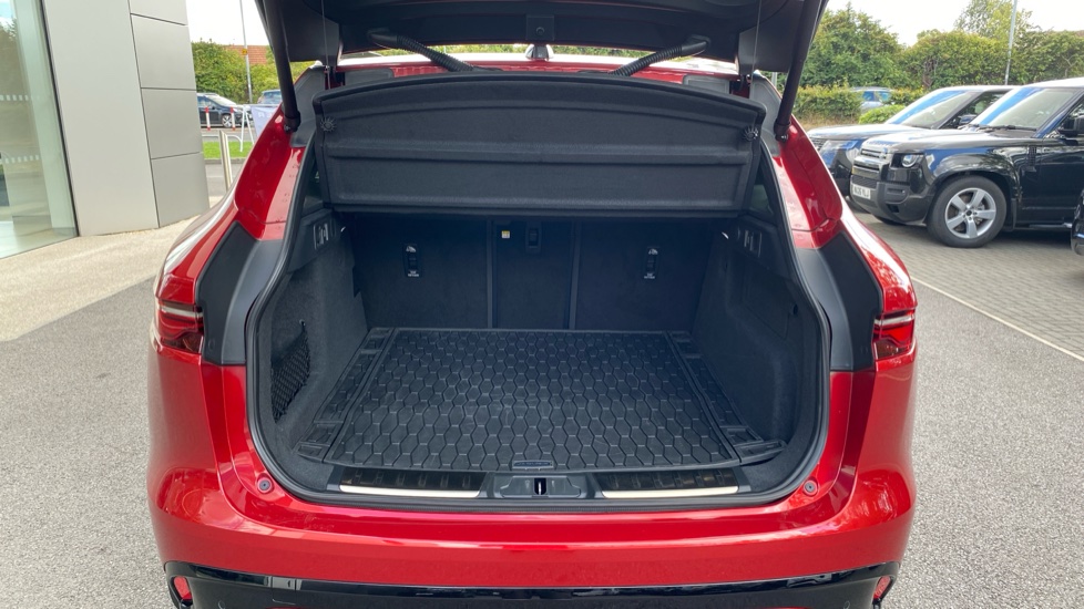 Jaguar F-Pace 2.0 D200 R-Dynamic HSE Black 5dr Auto AWD Diesel Estate - Image 4
