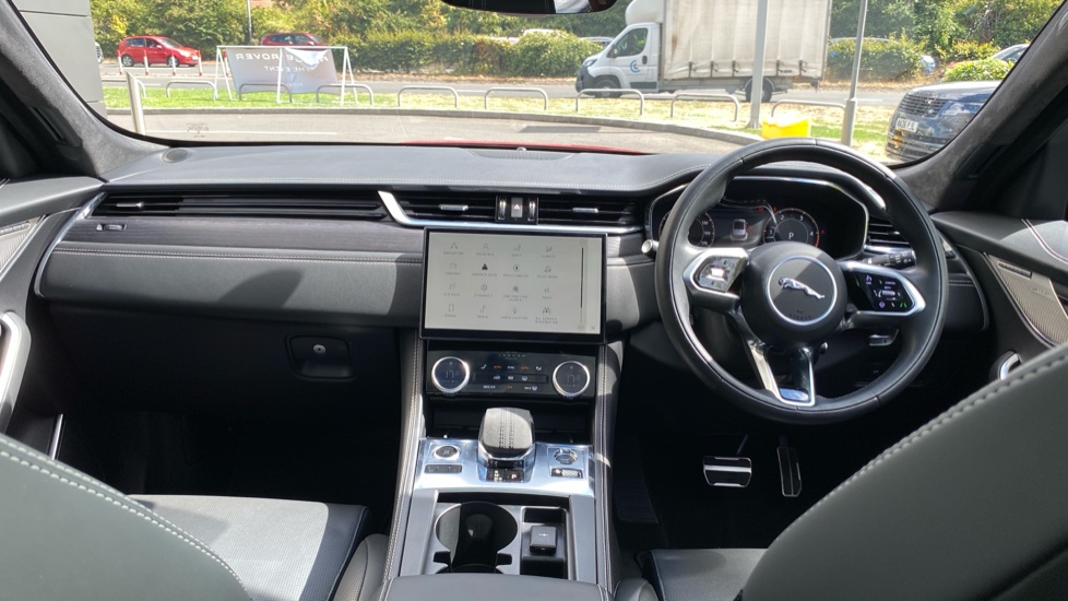 Jaguar F-Pace 2.0 D200 R-Dynamic HSE Black 5dr Auto AWD Diesel Estate - Image 10