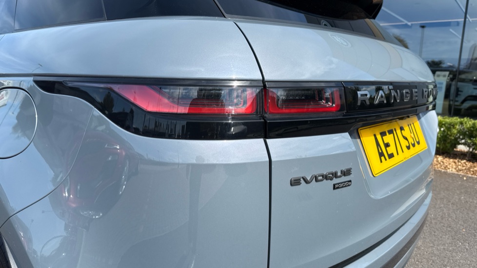 Land Rover Range Rover Evoque 1.5 P300e R-Dynamic S 5dr Auto Hatchback - Image 19