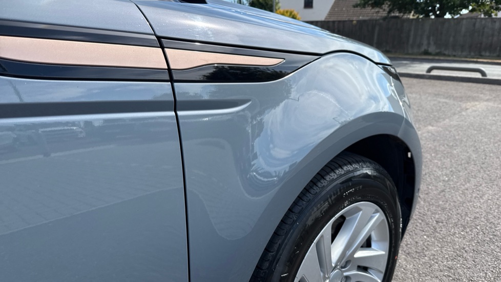 Land Rover Range Rover Evoque 1.5 P300e R-Dynamic S 5dr Auto Hatchback - Image 24