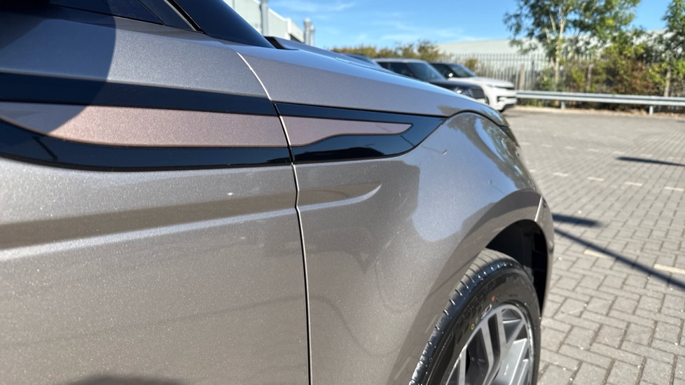 Land Rover Range Rover Evoque 1.5 P300e Autobiography 5dr Auto Hatchback - Image 24
