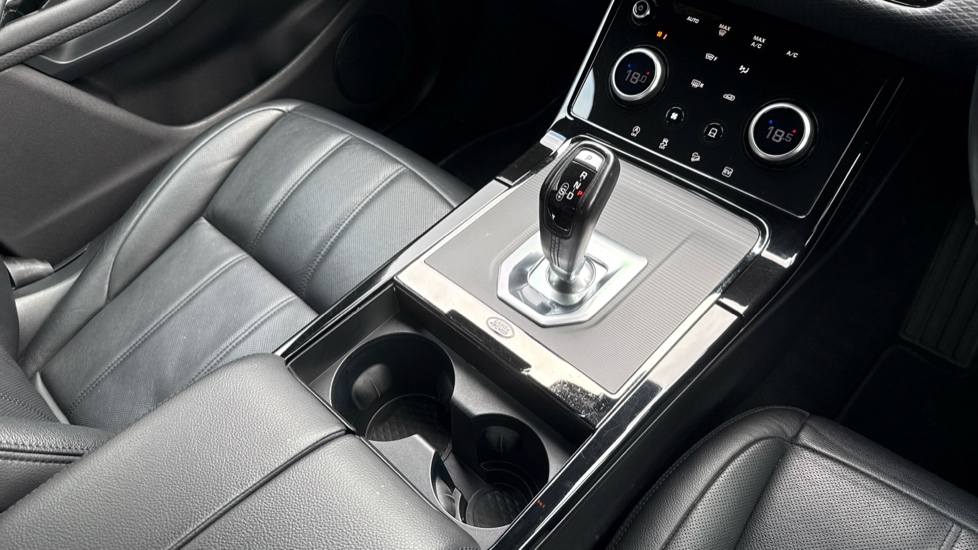 Land Rover Range Rover Evoque 1.5 P300e R-Dynamic S 5dr Auto Hatchback - Image 13