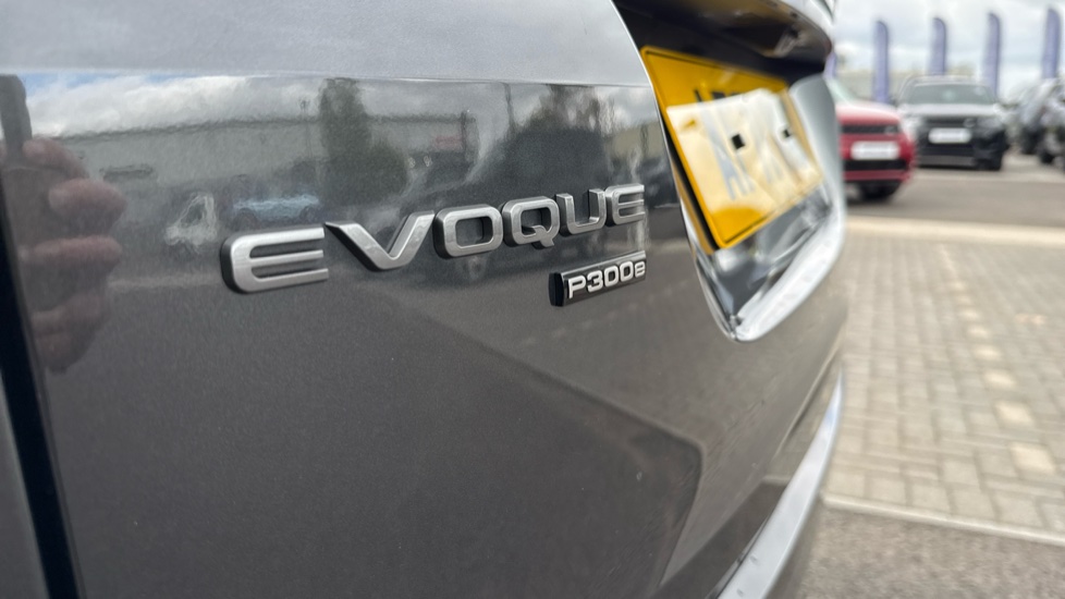 Land Rover Range Rover Evoque 1.5 P300e R-Dynamic S 5dr Auto Hatchback - Image 36