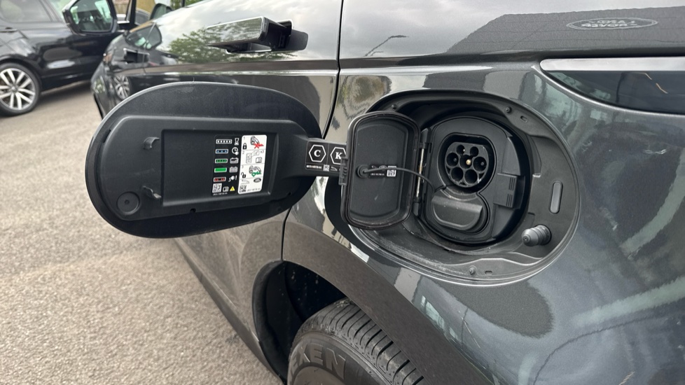 Land Rover Range Rover Evoque 1.5 P300e R-Dynamic S 5dr Auto Hatchback - Image 37