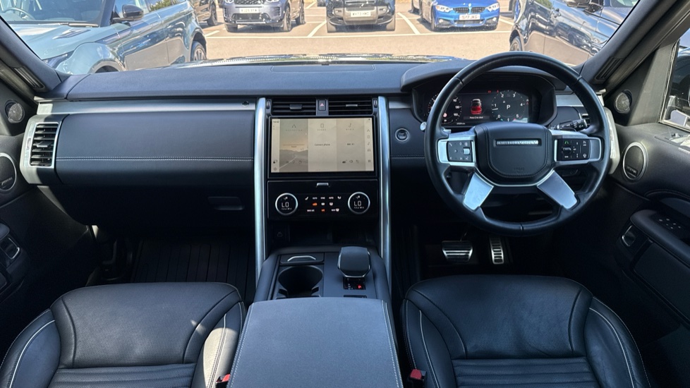 Land Rover Discovery Diesel 3.0 D300 Dynamic HSE Commercial Auto - Image 9