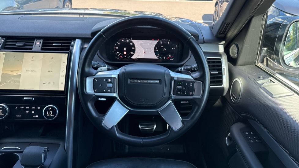 Land Rover Discovery Diesel 3.0 D300 Dynamic HSE Commercial Auto - Image 15