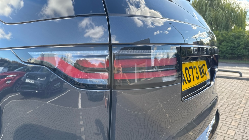 Land Rover Discovery Diesel 3.0 D300 Dynamic HSE Commercial Auto - Image 19