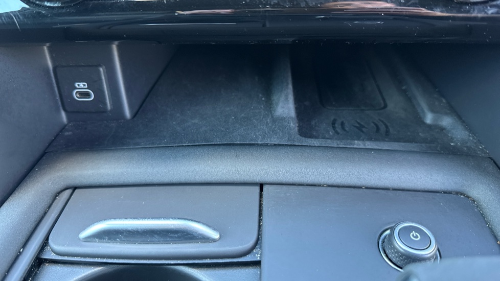 Land Rover Discovery Diesel 3.0 D300 Dynamic HSE Commercial Auto - Image 32