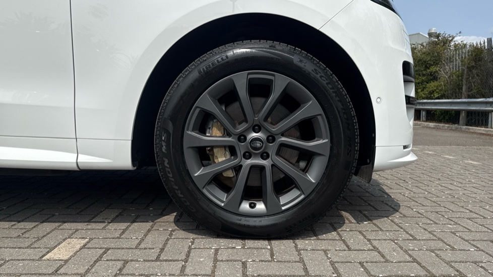 Land Rover Range Rover Sport 3.0 P460e Dynamic SE 5dr Auto Estate - Image 8