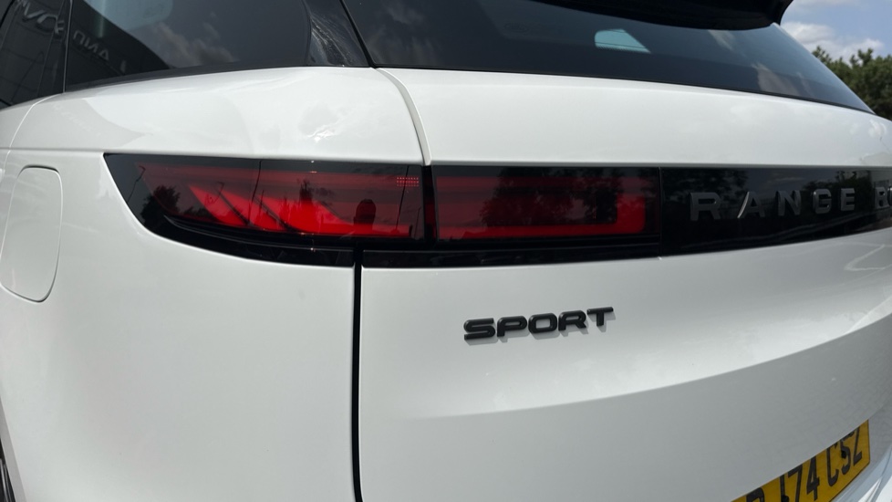 Land Rover Range Rover Sport 3.0 P460e Dynamic SE 5dr Auto Estate - Image 19