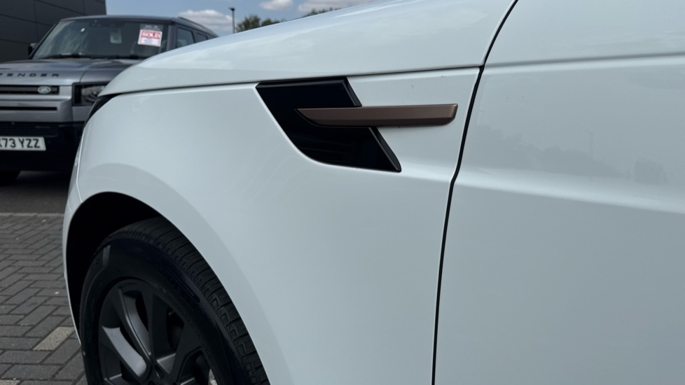 Land Rover Range Rover Sport 3.0 P460e Dynamic SE 5dr Auto Estate - Image 20