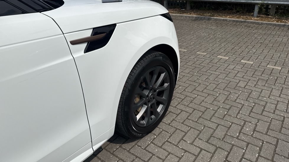 Land Rover Range Rover Sport 3.0 P460e Dynamic SE 5dr Auto Estate - Image 24