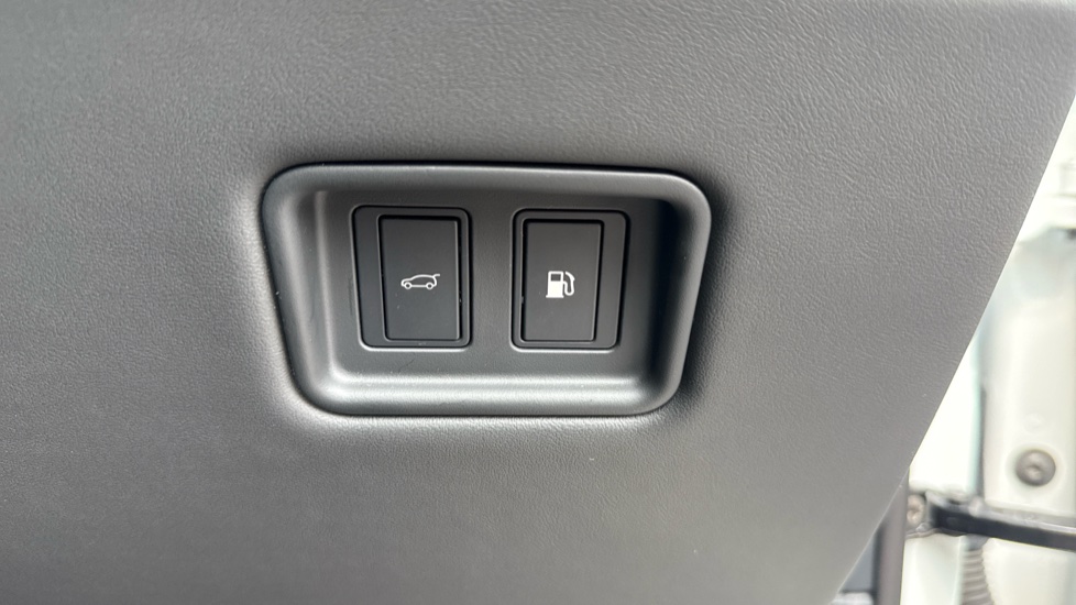 Land Rover Range Rover Sport 3.0 P460e Dynamic SE 5dr Auto Estate - Image 30