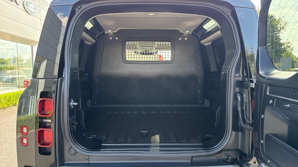 Land Rover Defender 90 Diesel 3.0 D250 Hard Top Auto - Image 10