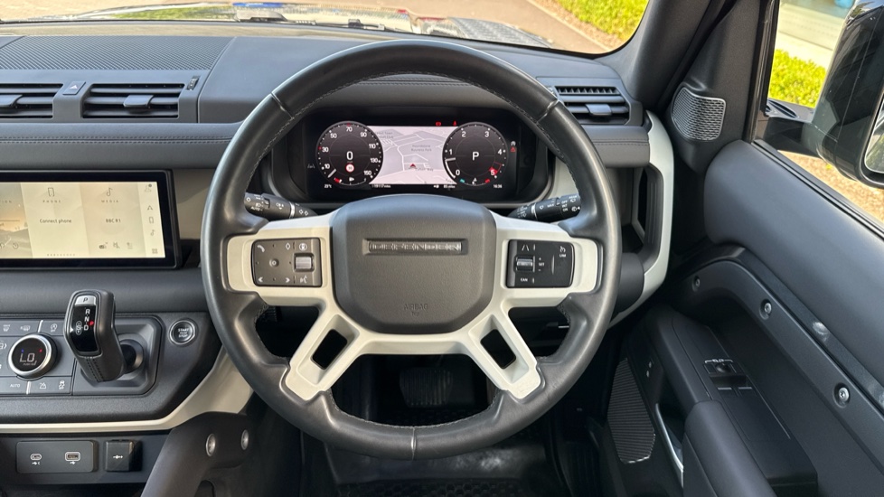 Land Rover Defender 90 Diesel 3.0 D250 Hard Top Auto - Image 15