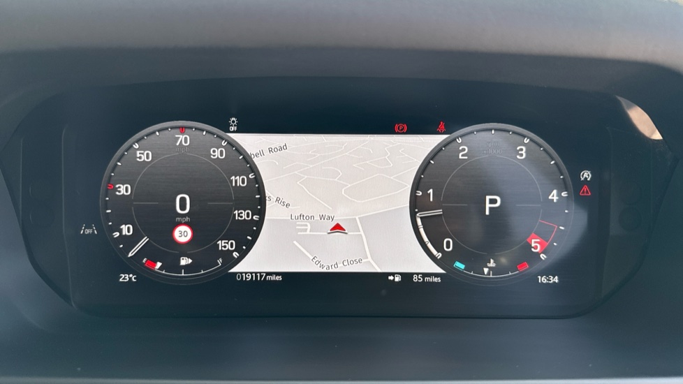 Land Rover Defender 90 Diesel 3.0 D250 Hard Top Auto - Image 16
