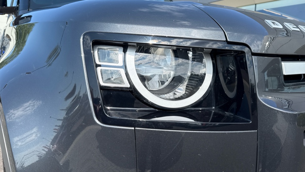 Land Rover Defender 90 Diesel 3.0 D250 Hard Top Auto - Image 17