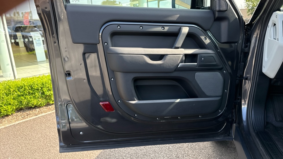 Land Rover Defender 90 Diesel 3.0 D250 Hard Top Auto - Image 35