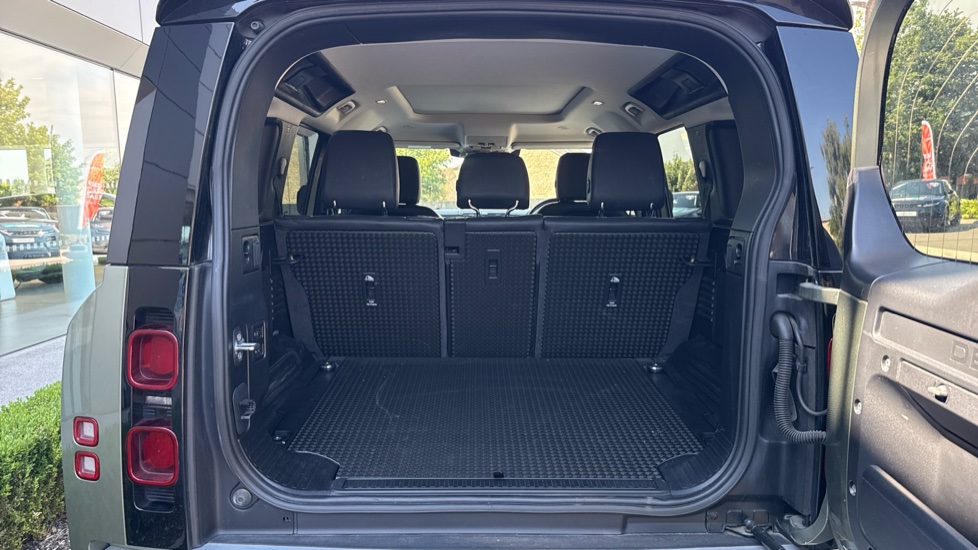 Land Rover Defender 2.0 D240 First Edition 110 5dr Auto Diesel Estate - Image 10