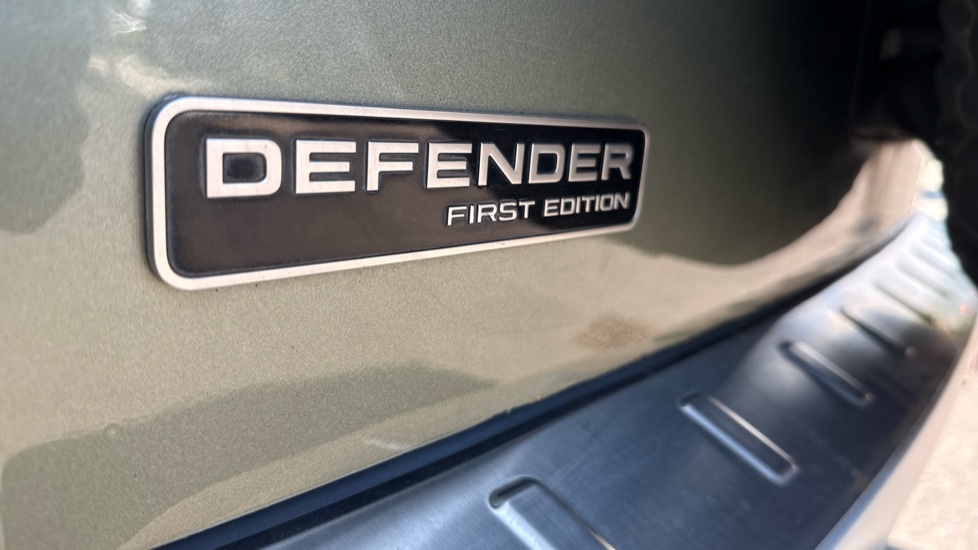 Land Rover Defender 2.0 D240 First Edition 110 5dr Auto Diesel Estate - Image 39